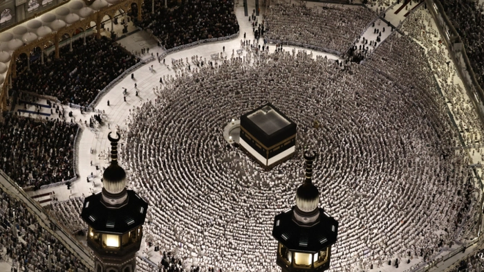 Die Kaaba im Zentrum der Großen Moschee von Mekka | Die Kaaba im Zentrum der Großen Moschee von Mekka
