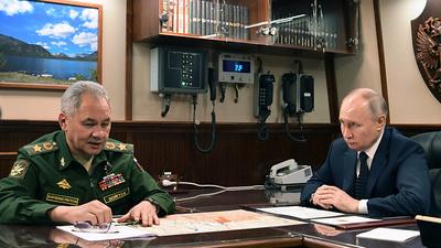 Verteidigungsminister Schoigu mit dem russischen Präsidenten Putin  | Verteidigungsminister Schoigu mit dem russischen Präsidenten Putin 