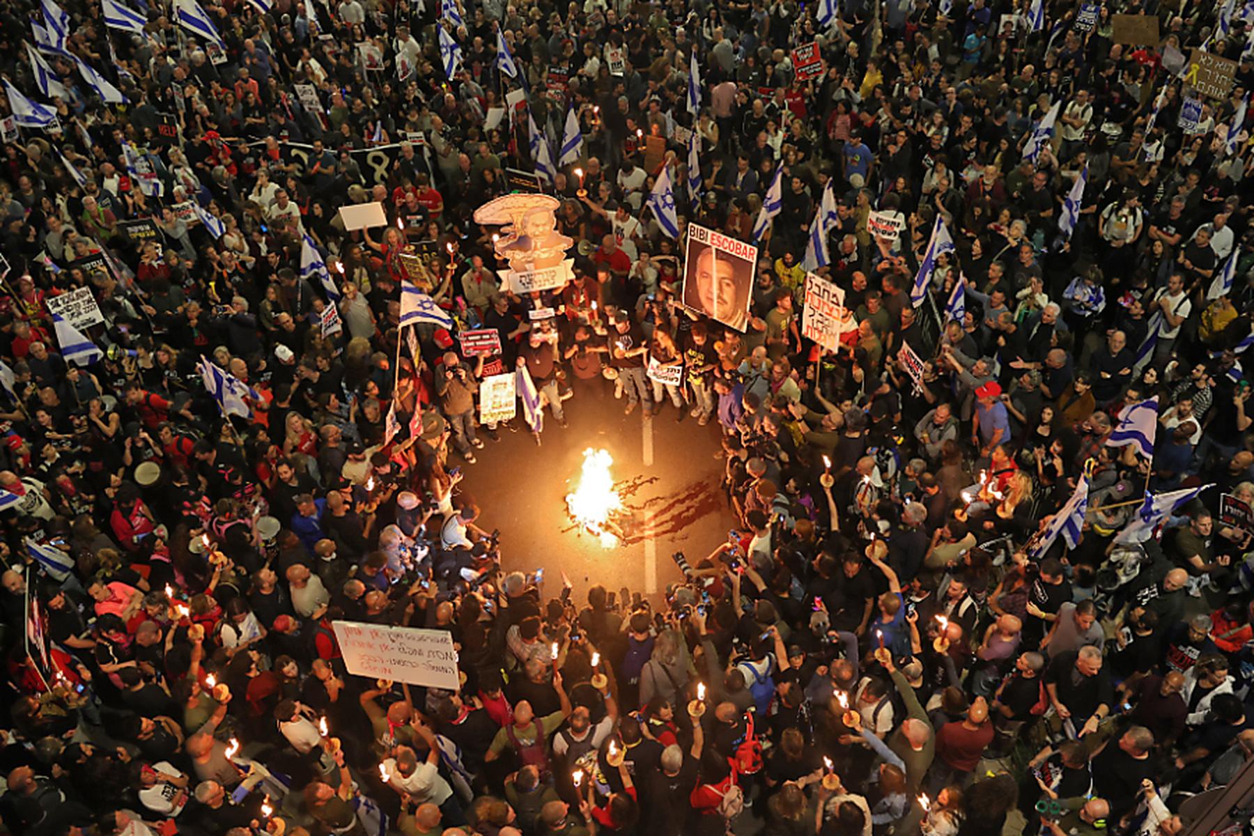 Tel Aviv: Wieder Massenproteste gegen Netanyahu-Regierung in Israel