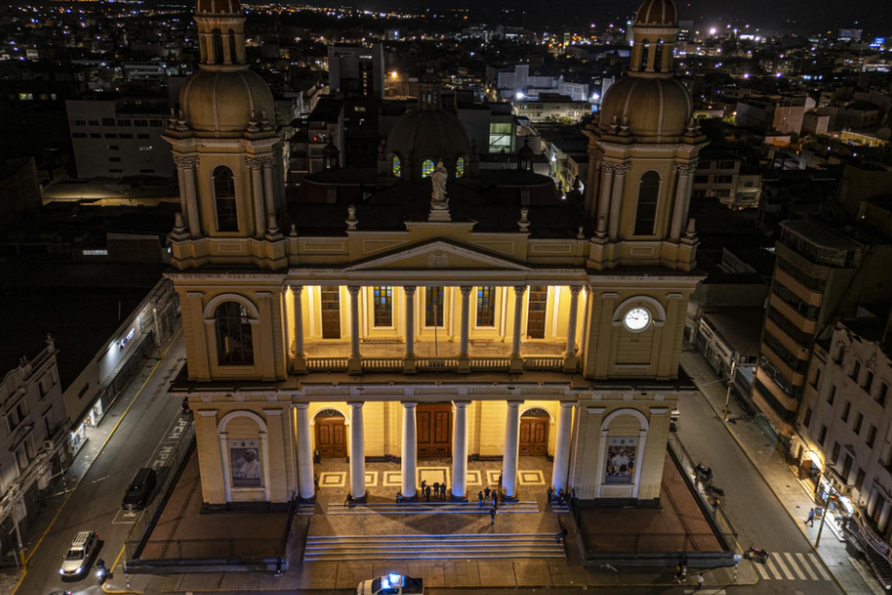Vatikanstadt/Lima: Peru ehrt Papst Leo XIV. mit Touristikroute und Riesenstatue