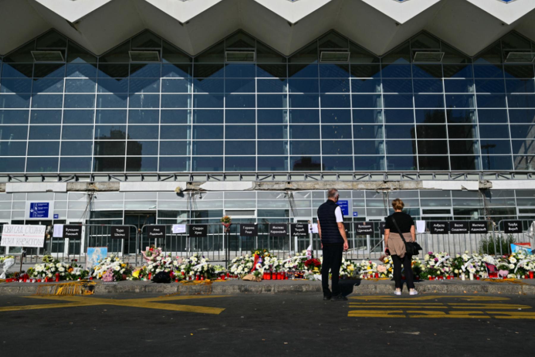 Belgrad/Novi Sad: Novi Sad gedenkt Opfer des Bahnhofunglücks vor einem Jahr