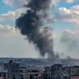 Rauch nach Bombardierung am Freitag in Rafah | Rauch nach Bombardierung am Freitag in Rafah