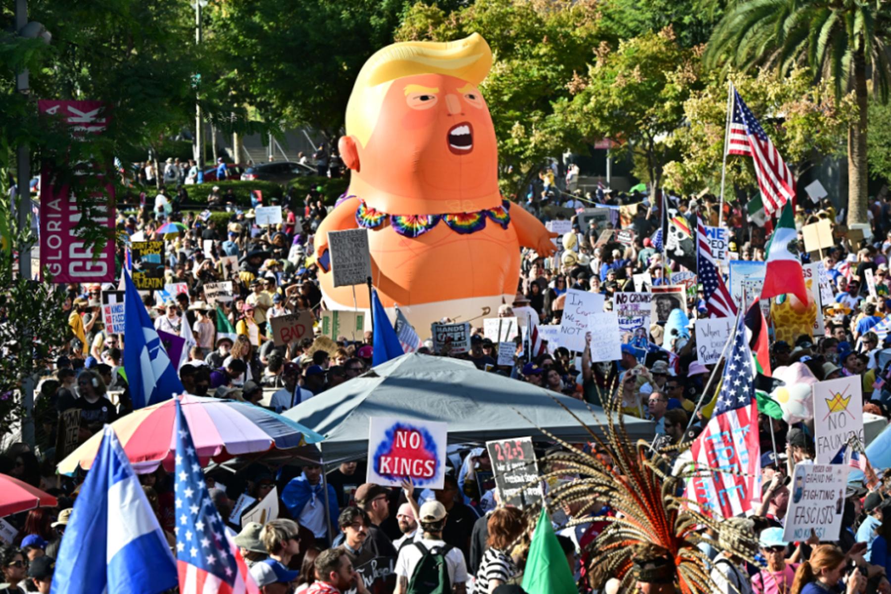 Trump nach Massenprotesten: "Ich bin kein König"