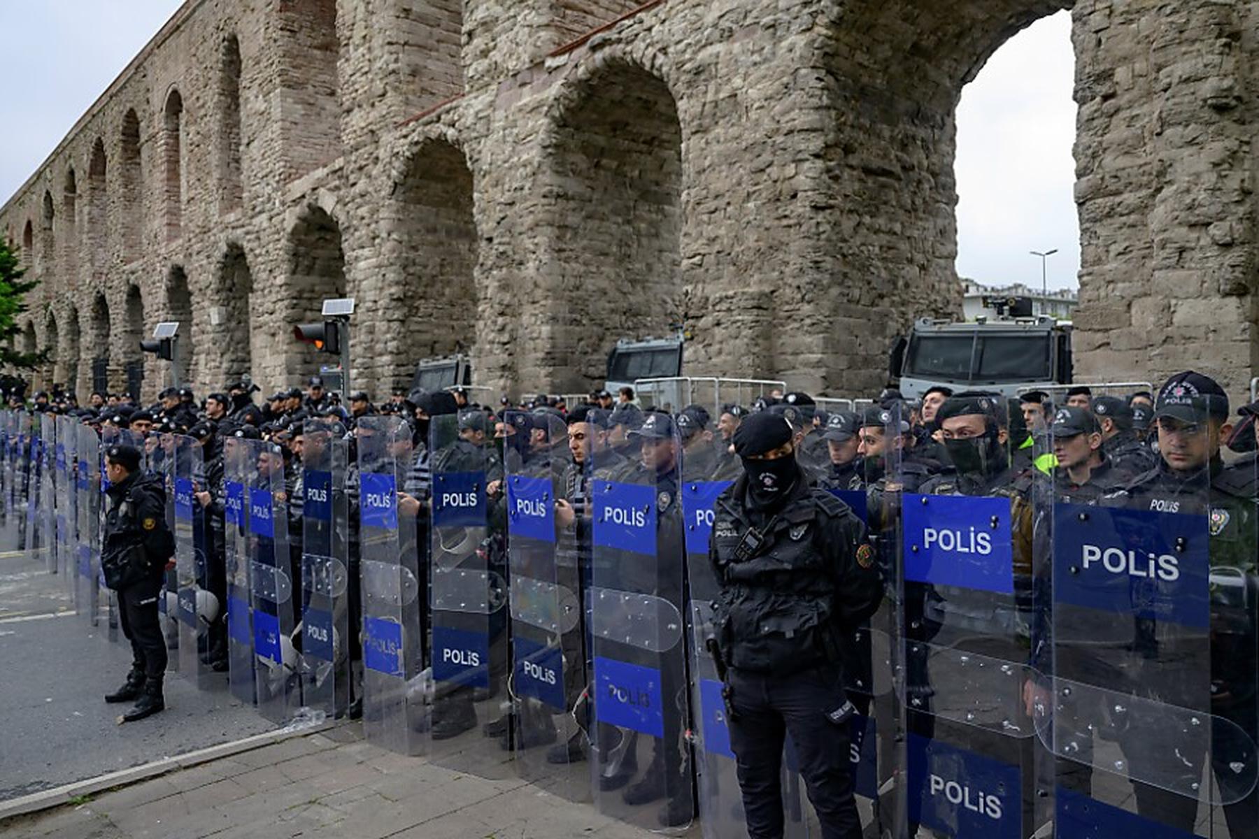 Istanbul: Polizei verhindert mit Tränengas Mai-Marsch in Istanbul