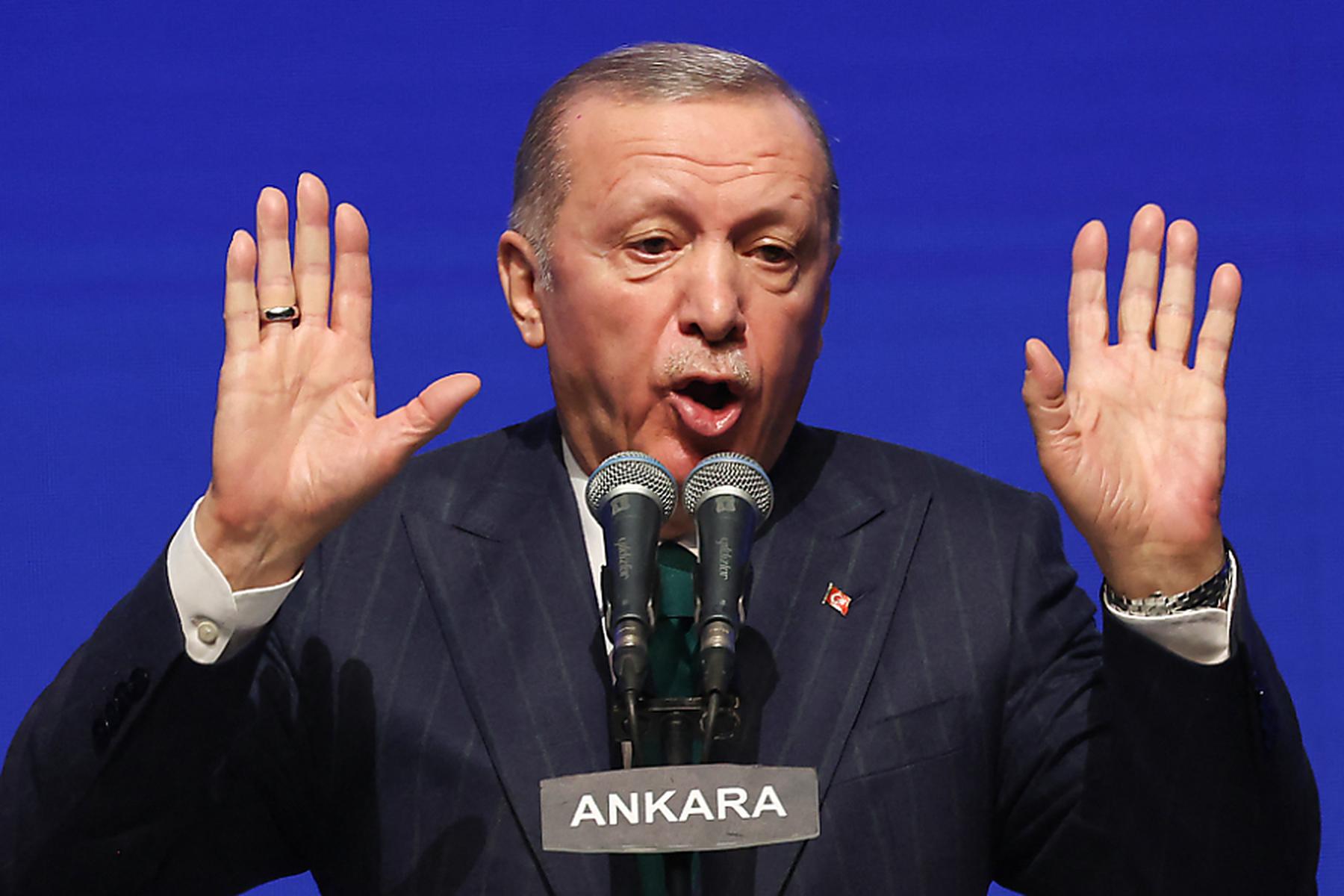 Nach langer Blockade | Türkei hat Schwedens Nato-Beitritt ratifiziert
