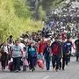 Eine Migranten-"Karawane" auf dem Weg zur US-Grenze | Eine Migranten-"Karawane" auf dem Weg zur US-Grenze