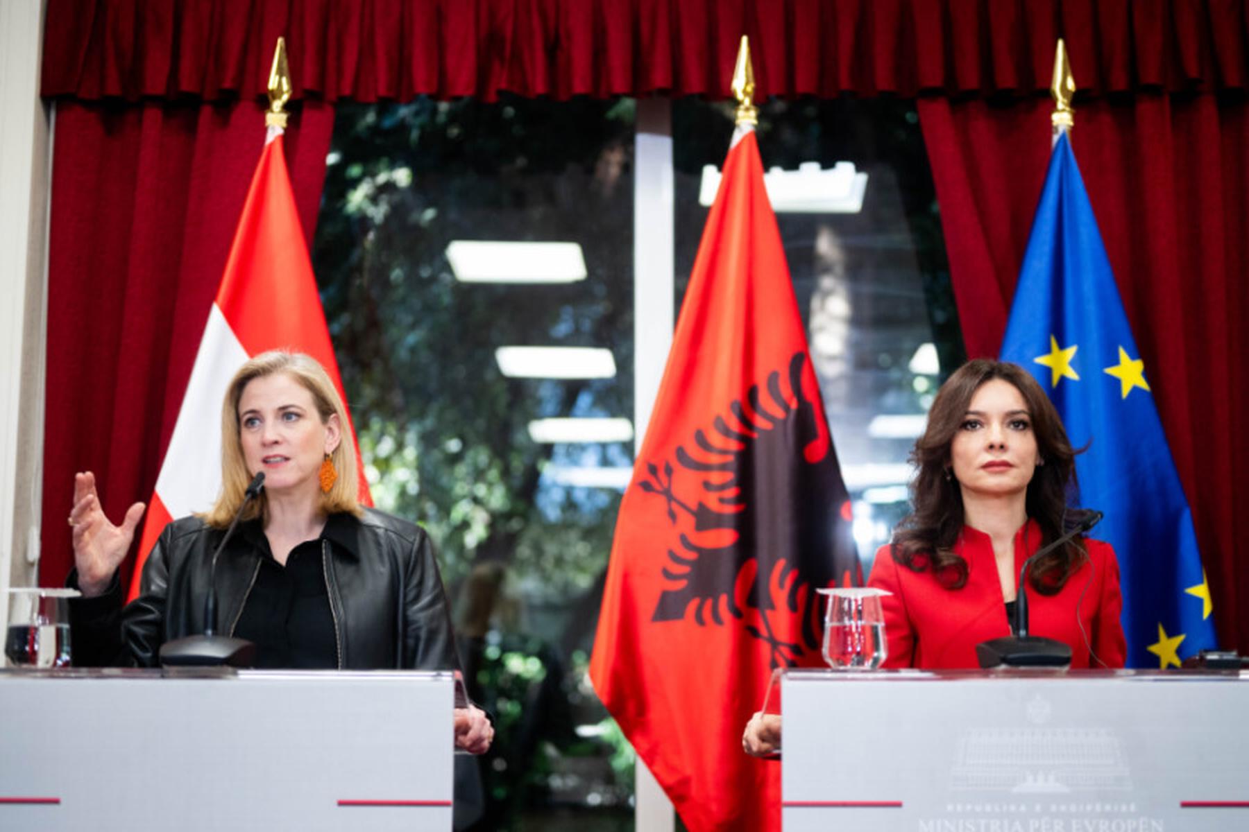 Tirana: Meinl-Reisinger unterstützt Albanien bei EU-Beitritt 2030