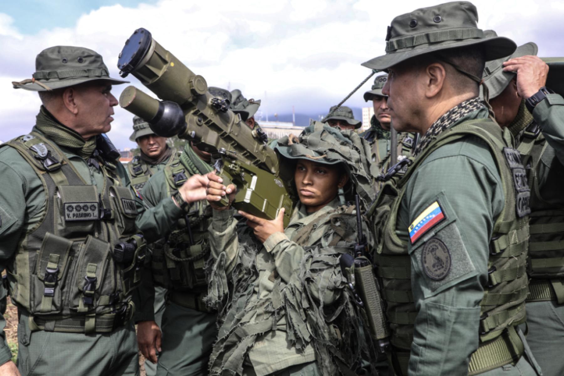 Caracas: Spannungen mit den USA: Venezuela beginnt Großmanöver