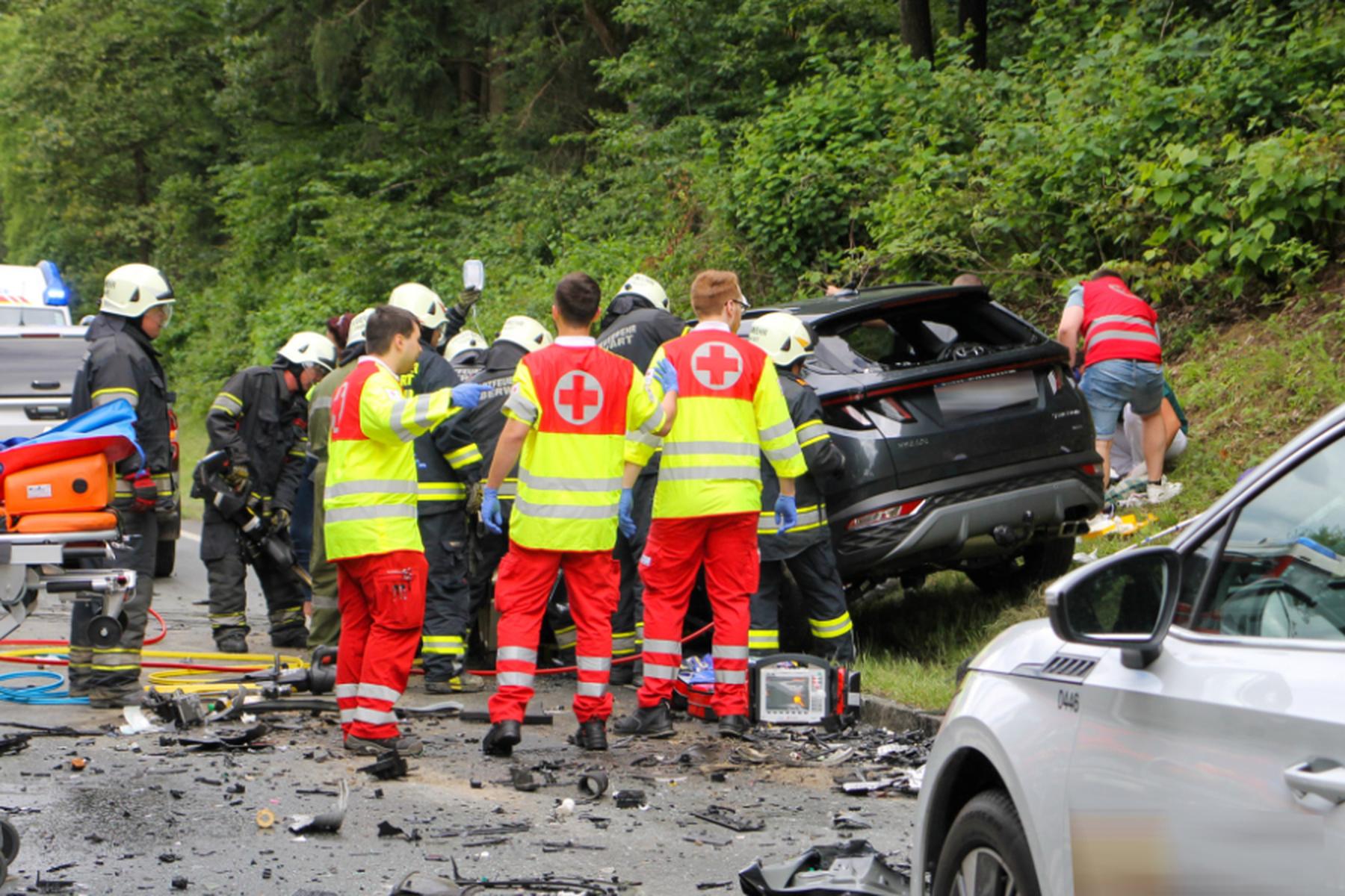 Kemeten: Drei Schwerverletzte bei Verkehrsunfall im Südburgenland