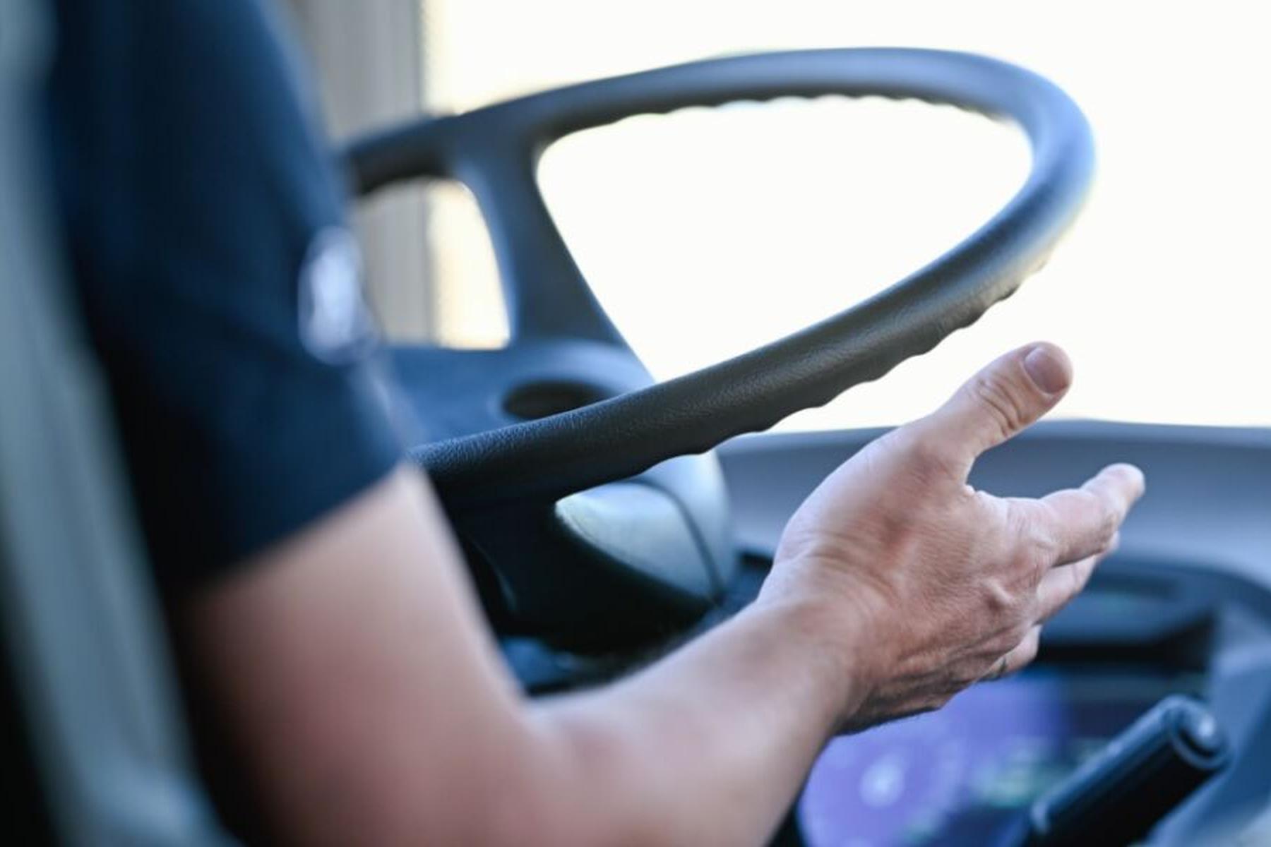 Enns: Teenager fuhr mit entwendetem Postbus hunderte Kilometer