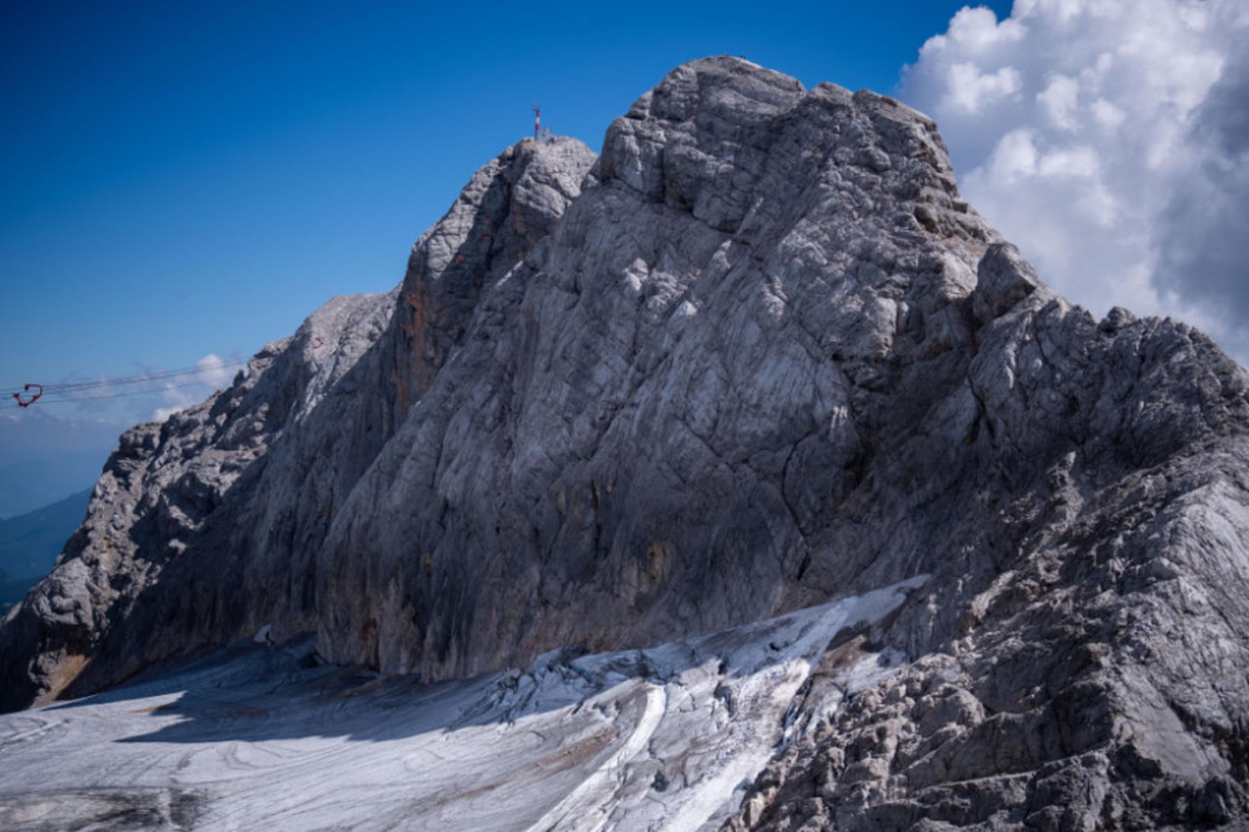 Gmunden: Urlauberin stürzt in Gletscherspalte am Dachstein - gerettet
