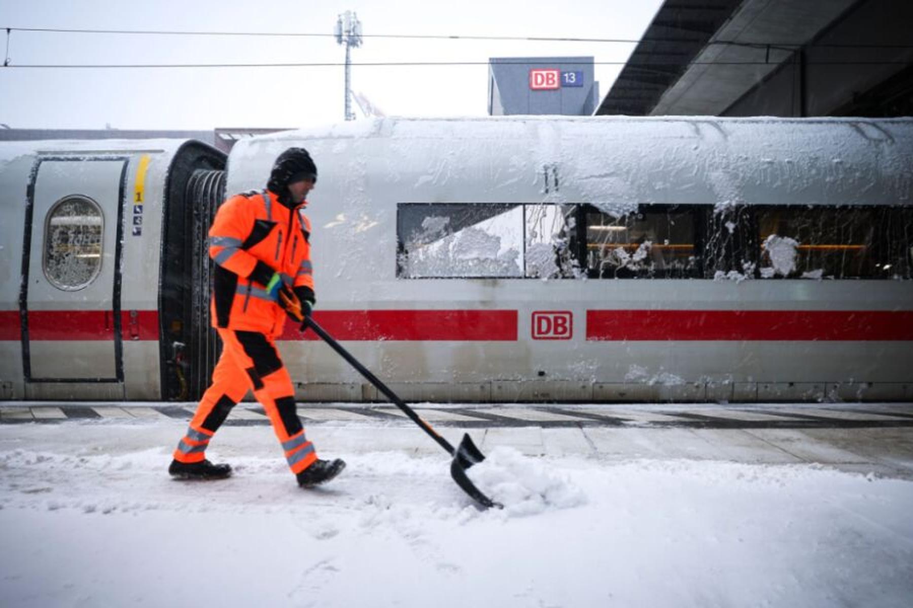 Hamburg: Bahnverkehr in Deutschland läuft schleppend an