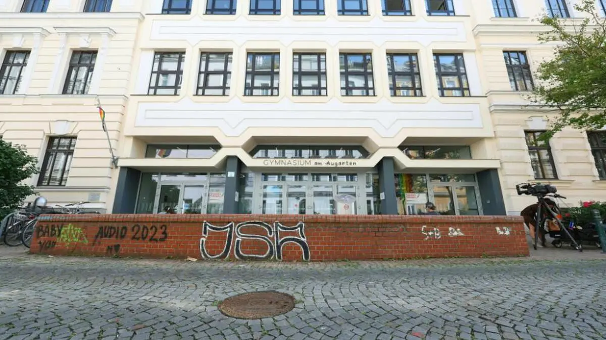 Die Polizei durchsuchte am Dienstag für mehrere Stunden das Gebäude | Die Polizei durchsuchte am Dienstag für mehrere Stunden das Gebäude