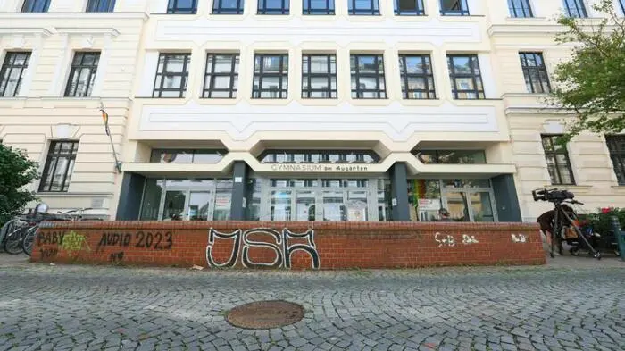 Die Polizei durchsuchte am Dienstag für mehrere Stunden das Gebäude | Die Polizei durchsuchte am Dienstag für mehrere Stunden das Gebäude