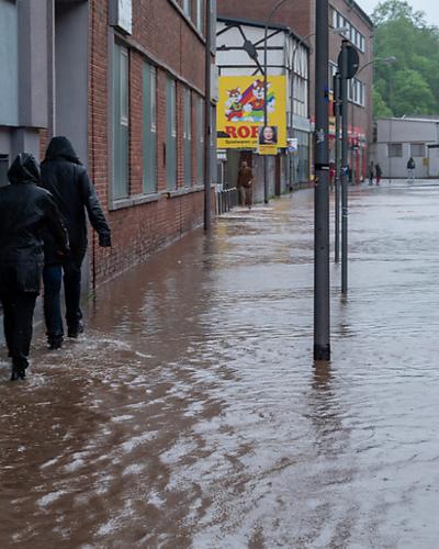 In Saarbrücken wurden zahlreiche Straßen überflutet | In Saarbrücken wurden zahlreiche Straßen überflutet