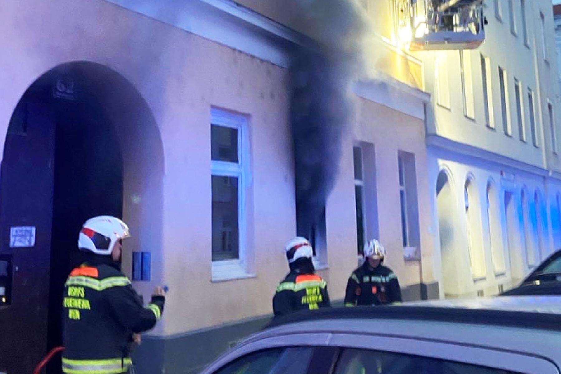 Wien: Mehrparteienhaus in Wien-Währing wegen Feuers evakuiert