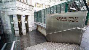 Zu turbulenten Szenen kam es nach der Urteilsverkündung | Verhandelt wird am Landesgericht Wien
