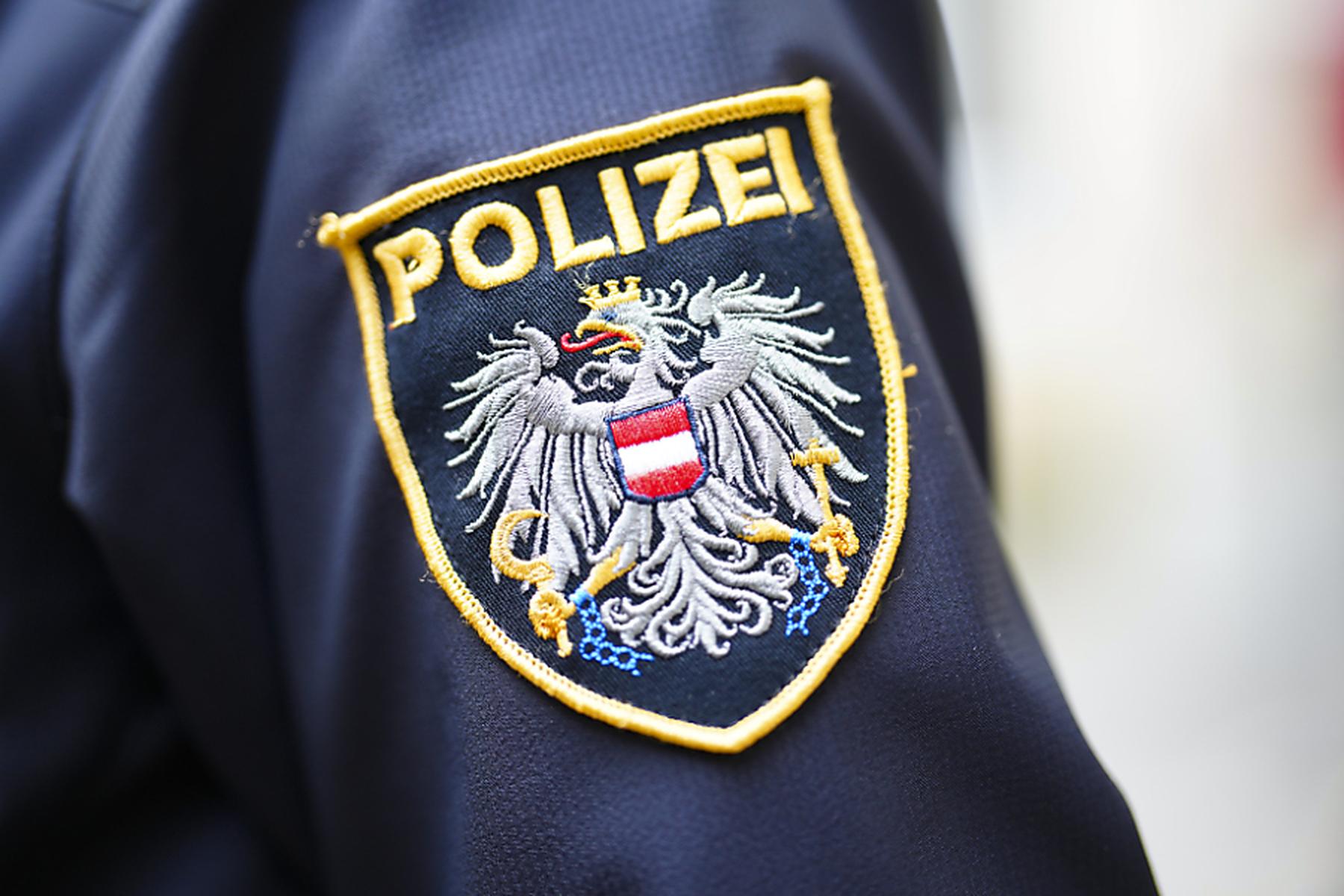 Bregenz: Flucht vor Polizeistreife - Auto in Vorarlberg verunglückt