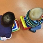 Zwei Buben im Kindergarten (Sujetbild)