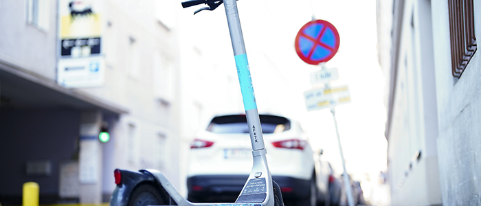 Wien hat die Zahl der Betreiber zuletzt eingeschränkt | Der Polizei ging ein frisierter E-Scooter in die Hände (Symbolbild).