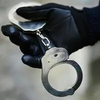 Für den Verdächtigen klickten die Handschellen