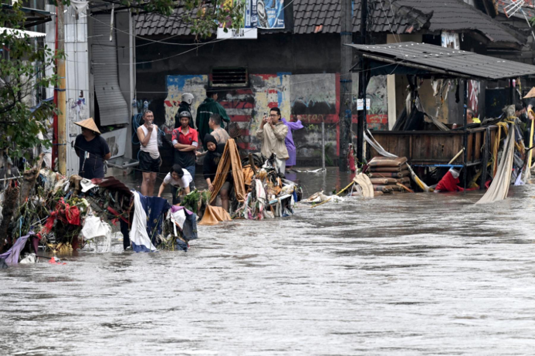 Denpasar (Bali): Tote bei schweren Überschwemmungen auf Bali und Flores