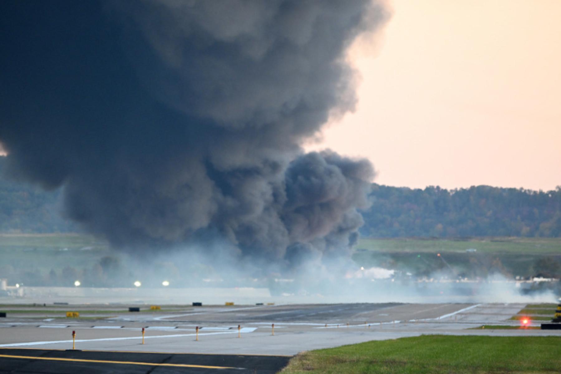 Louisville (Kentucky)/Atlanta: Mehrere Tote bei Crash von Frachtmaschine in den USA