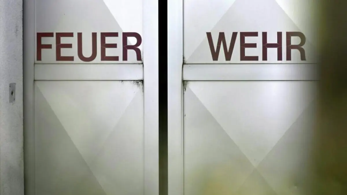 Die Feuerwehr konnte den Brand gegen Mittag unter Kontrolle bringen | Die Feuerwehr konnte den Brand gegen Mittag unter Kontrolle bringen