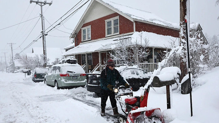 Schwerer Wintersturm bringt heftige Schneefälle in Kalifornien | Schwerer Wintersturm bringt heftige Schneefälle in Kalifornien