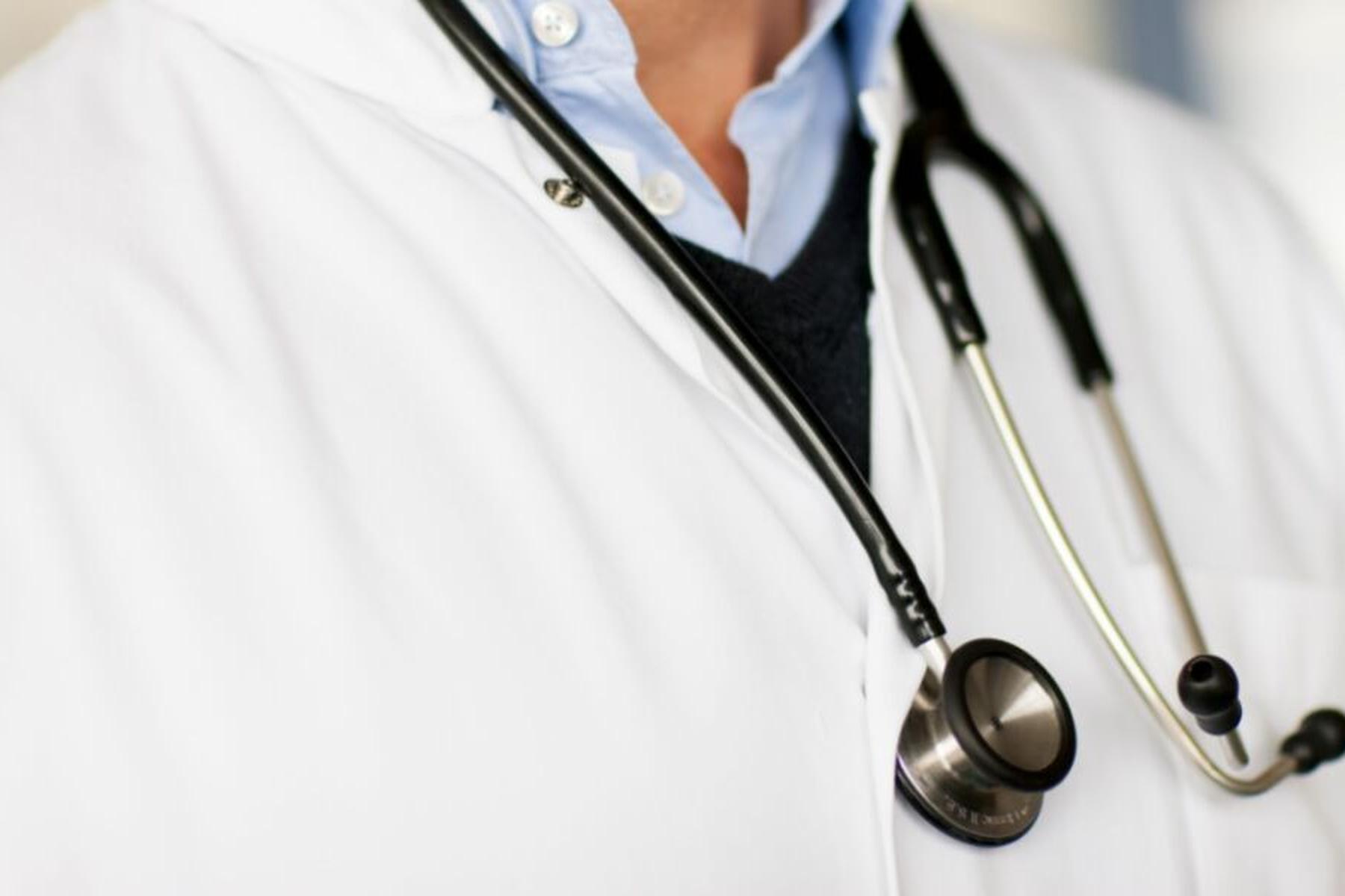 Würzburg/Berlin: Studie: Weniger Vertrauen in Ärzte, die KI verwenden