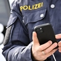 Ein falscher Polizist meldete sich per Telefon bei seinem Opfer | Ein falscher Polizist meldete sich per Telefon bei seinem Opfer