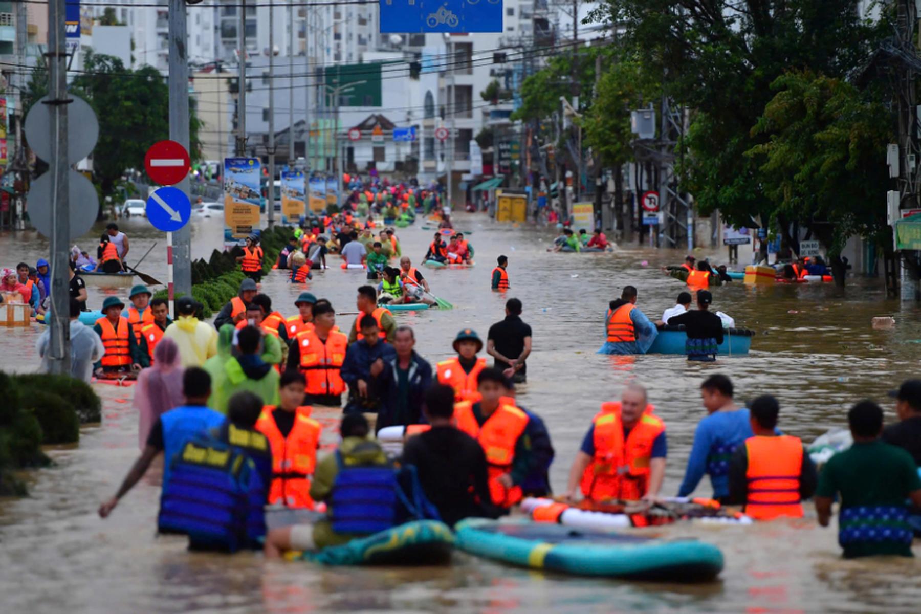 Hanoi: Mindestens 90 Tote durch Überflutungen in Vietnam