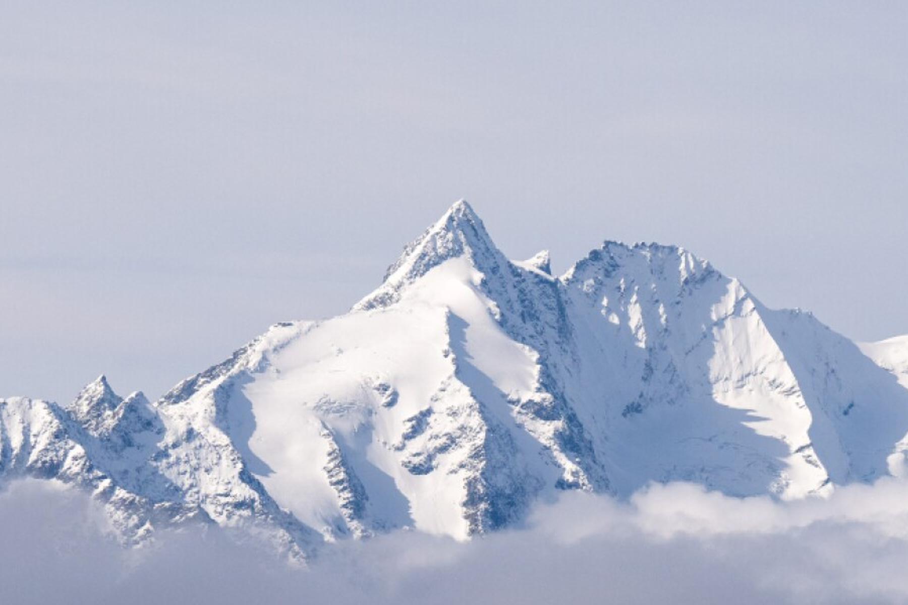Dva nemška alpinista rešena s helikopterjem na Großglocknerju
