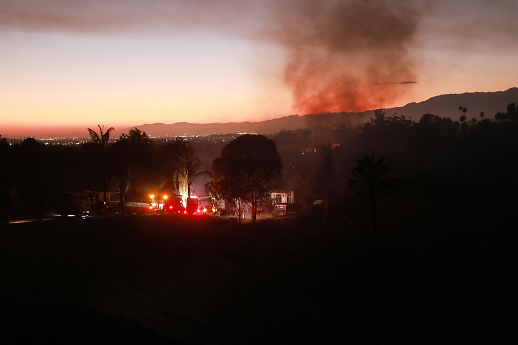 Los Angeles: Über 1.150 Feuerwehrleute bekämpfen Waldbrand in Kalifornien