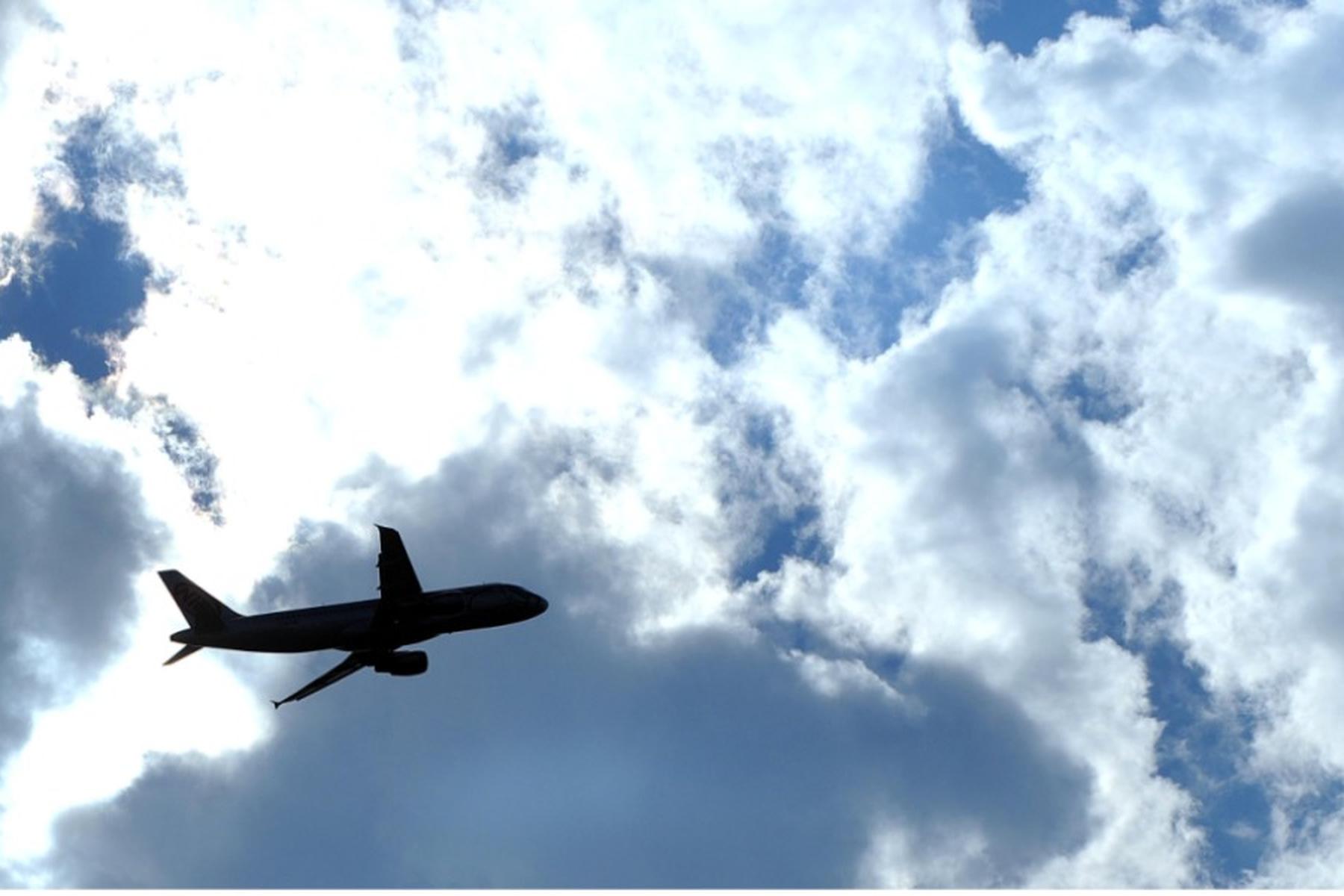 Köln: Zwischenlandung in Köln wegen betrunkener Passagierin