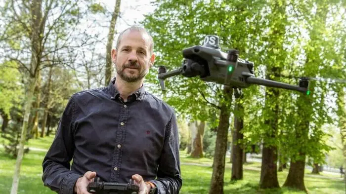 Oliver Bimber und sein Team arbeiten seit Jahren an der Weiterentwicklung ihres Systems | Oliver Bimber und sein Team arbeiten seit Jahren an der Weiterentwicklung ihres Systems
