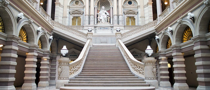 Statue der Justitia im Justizpalast