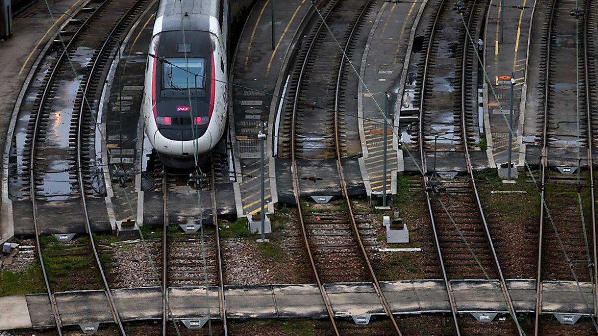 „Massiver Angriff“ auf französisches Schnellzugnetz | „Massiver Angriff“ auf französisches Schnellzugnetz