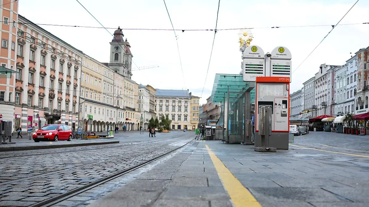 Zur Belebung der Linzer Innenstadt soll die Bim samstags gratis werden | Zur Belebung der Linzer Innenstadt soll die Bim samstags gratis werden
