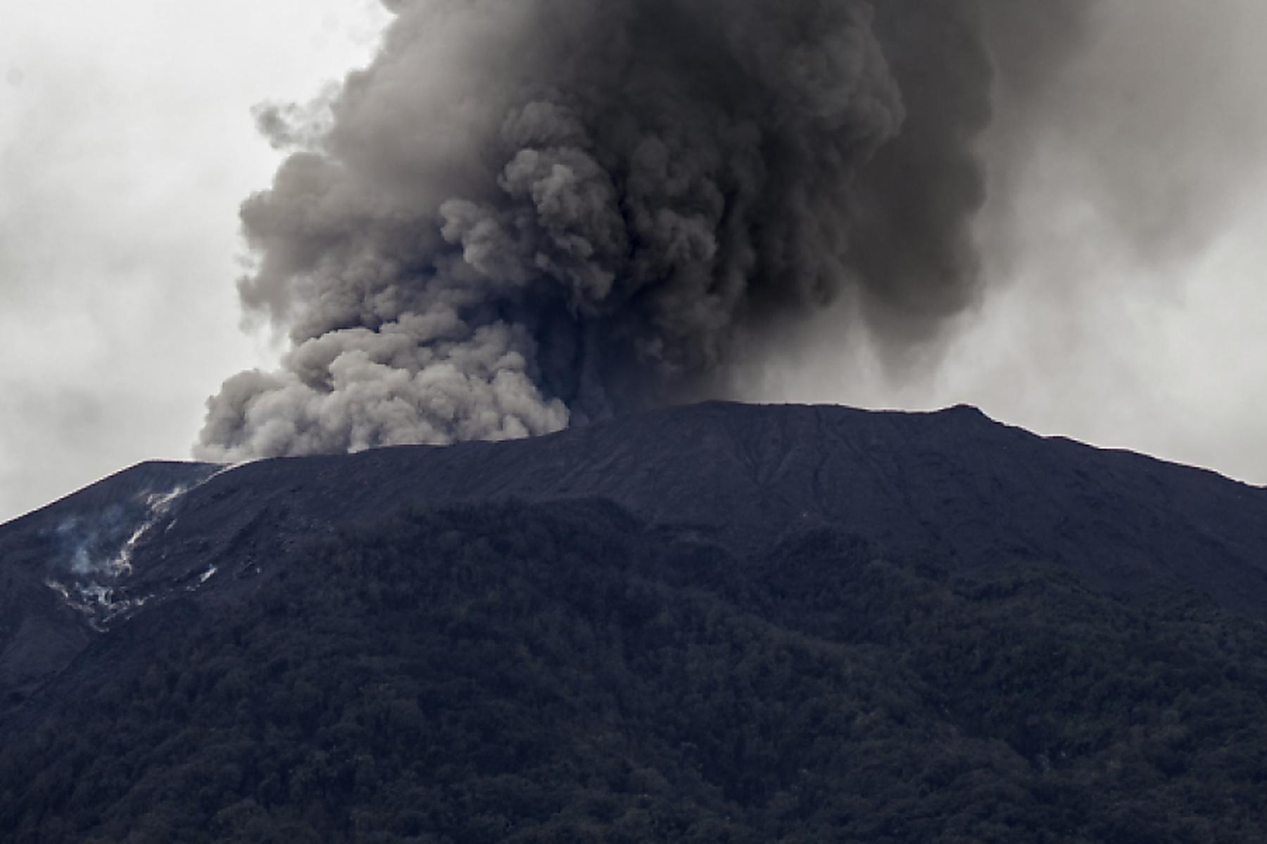 Medan (Sumatra) | Vulkan Marapi auf Sumatra erneut ausgebrochen