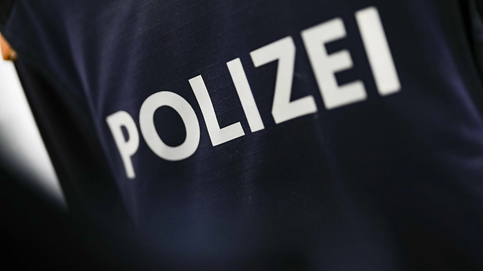 Mutmaßlicher Messerangreifer entkam vor der Tat aus Polizeigebäude. | Mutmaßlicher Messerangreifer entkam vor der Tat aus Polizeigebäude.