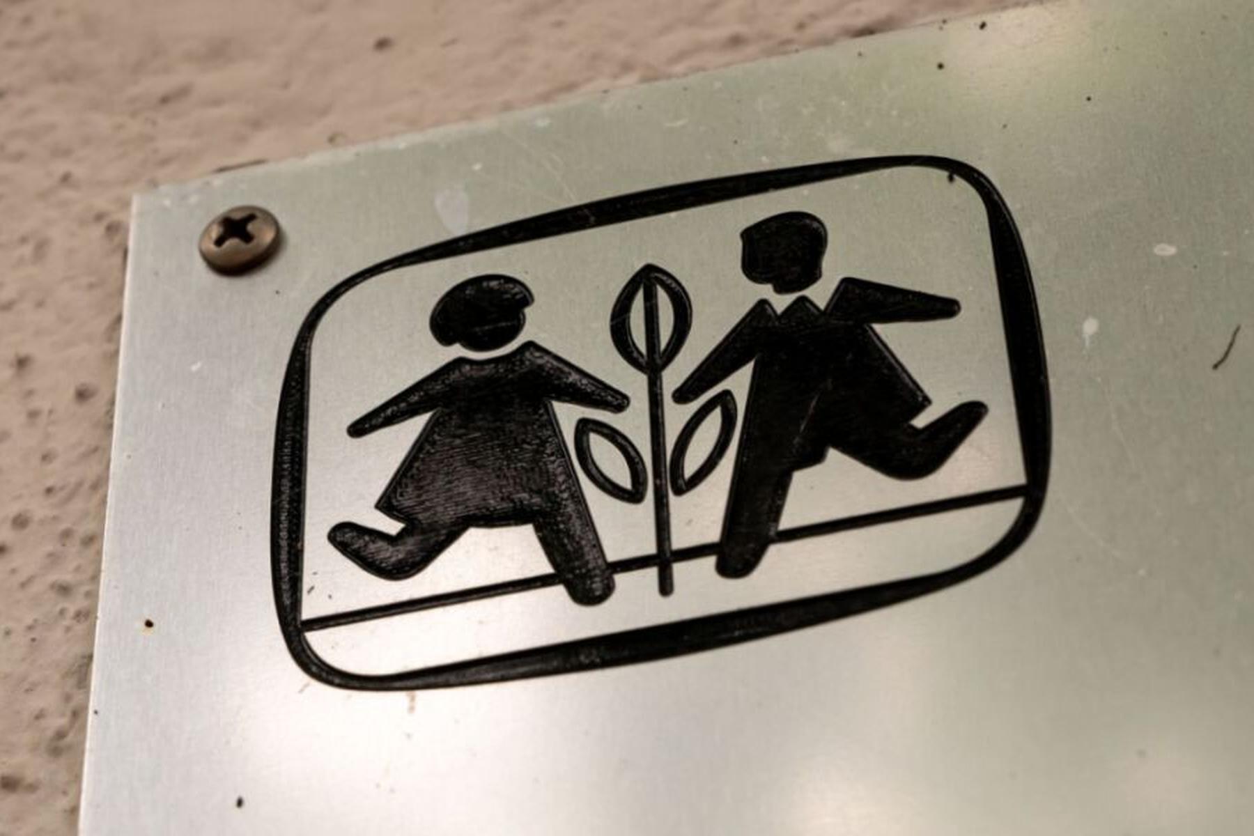 Poročilo komisije o zlorabah v SOS-Kinderdorf naj bi vsebovalo podrobnosti o pranju denarja in trgovini z ljudmi