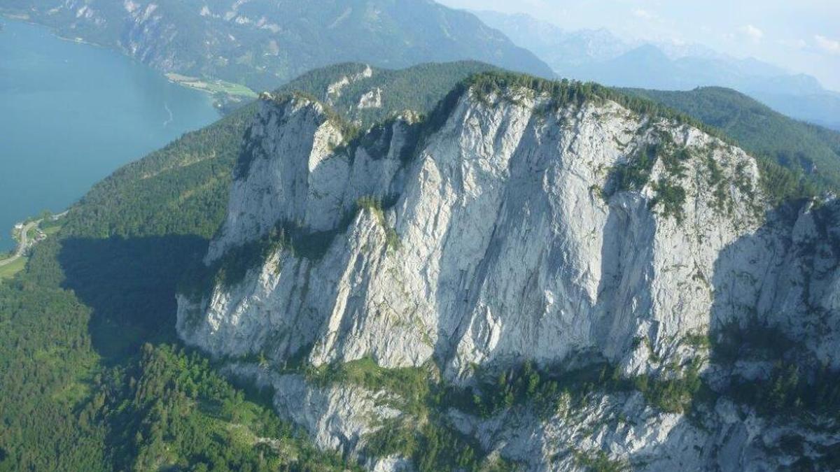 Blick auf die Drachenwand am Mondsee in Oberösterreich