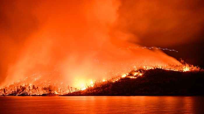 Feuer während Hitzewelle an der US-Westküste | Feuer während Hitzewelle an der US-Westküste