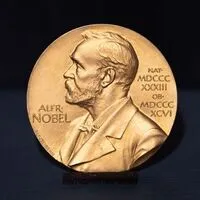 Dass es den Nobelpreis überhaupt gibt, ist dem schlechten Gewissen des Dynamit-Erfinders Alfred Nobel zuzuschreiben. Er starb am 10. Dezember 1896 im Alter von 63 Jahren.