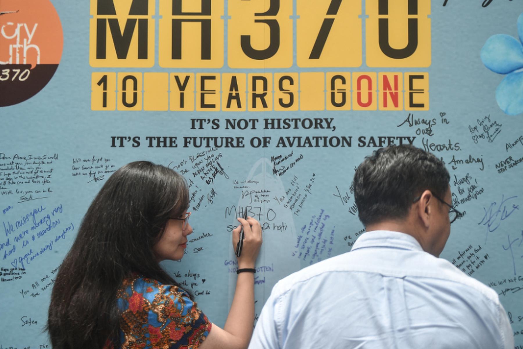 Kuala Lumpur/Saint-Denis: Rätsel um Flug MH370: Suche wird Ende Dezember fortgesetzt