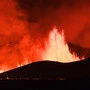 Vulkanausbruch Island | Lava-Fontänen nahe des Ortes Grindavik