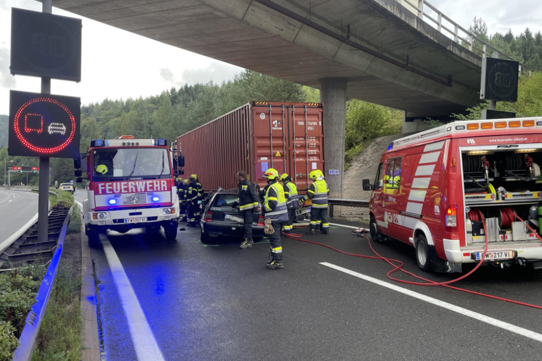 Villach: Frau stirbt bei Auffahrunfall auf Kärntner A11