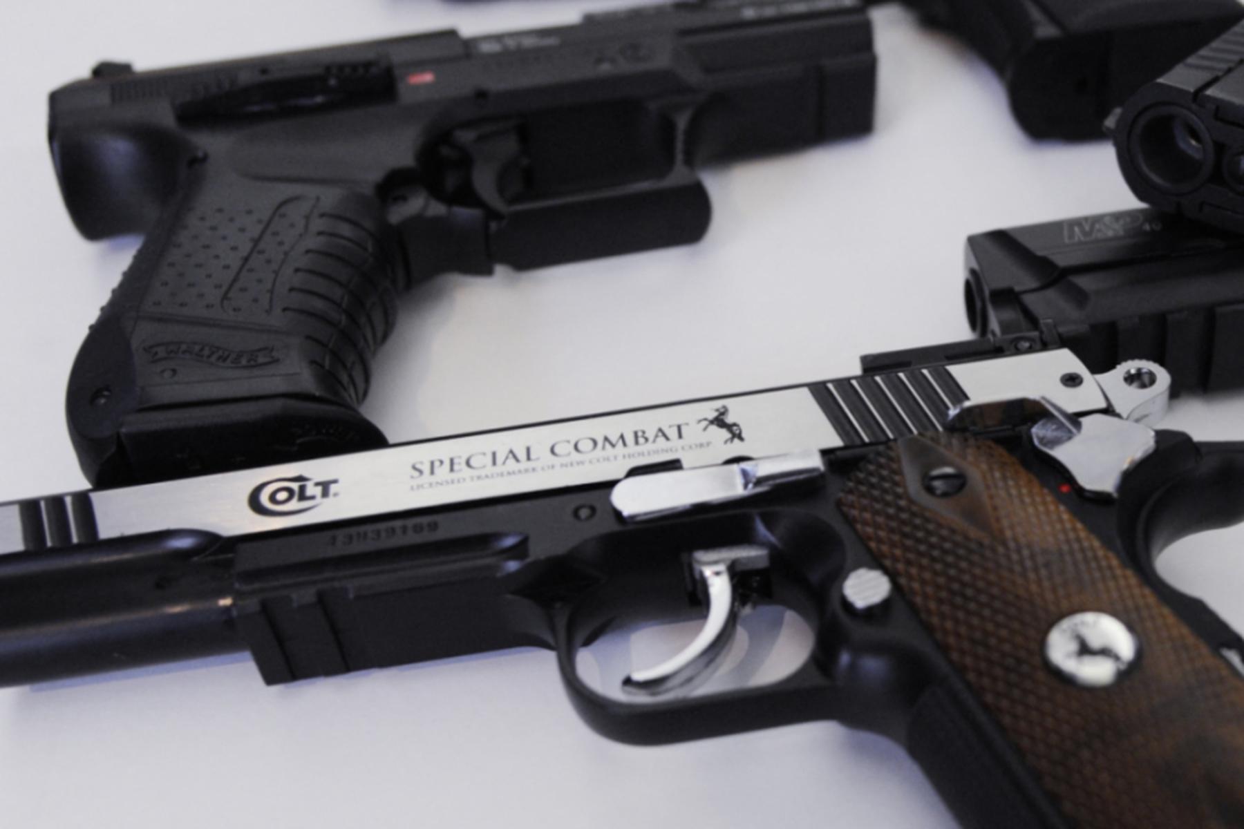 Leibnitz: Festgenommener 15-jähriger Steirer hortet zahlreiche Waffen