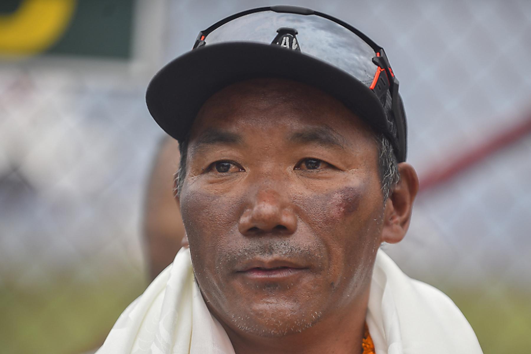Kathmandu: Nepalesischer Bergführer besteigt Mount Everest zum 30. Mal